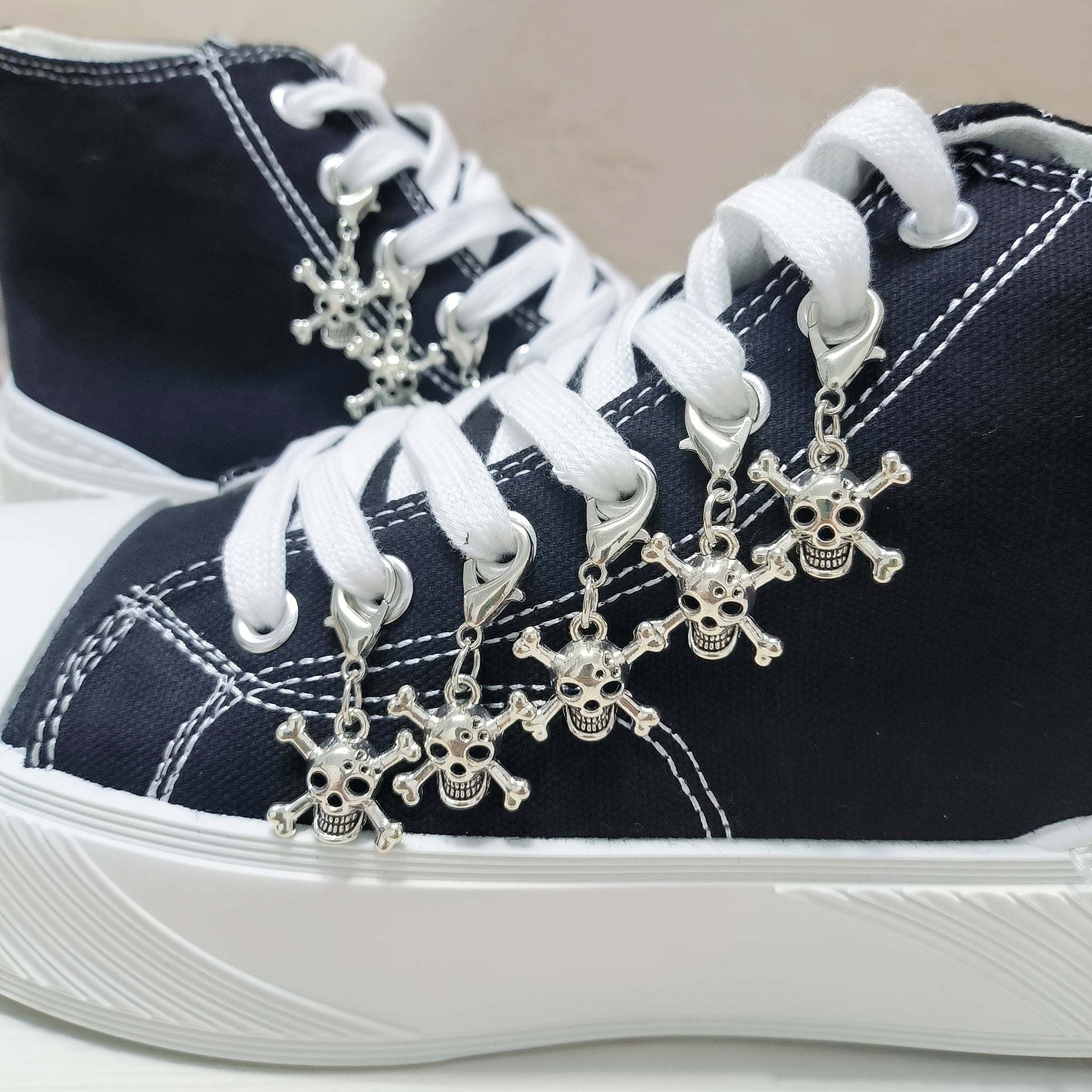 10Pcs Unisex White Zinc Alloy Punk Skull Shoe Charms for Sneakers