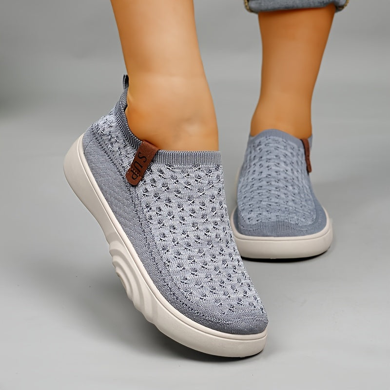 Ayollar uchun nafas oladigan tikilgan slip-on sport poyafzallari, yopishmaydigan taglik bilan