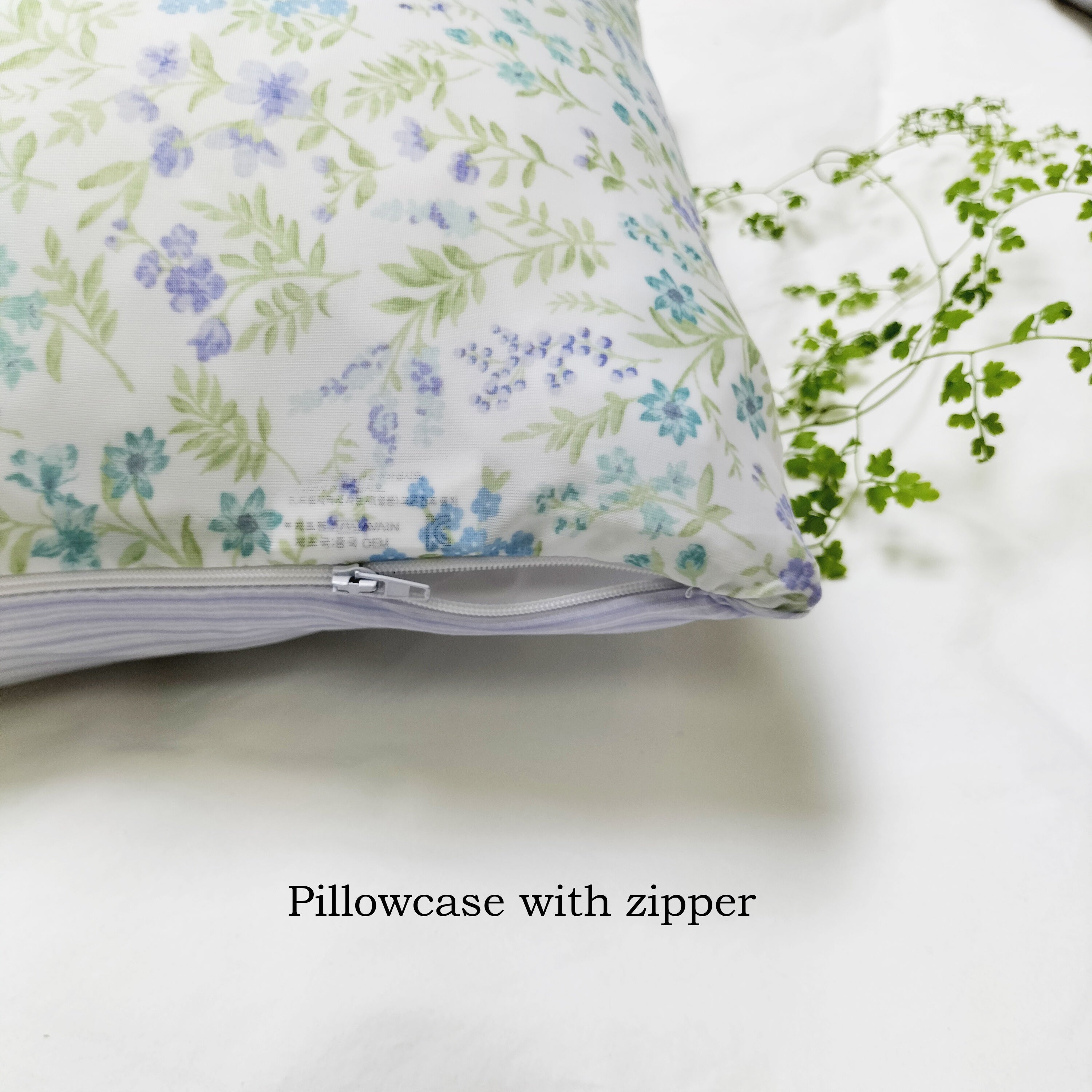 Double-Sided Floral Pillowcase with Zipper, Machine Washable, Durable Polyester