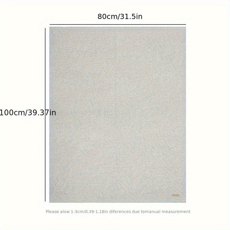 Dreamwrap — это ультрамягкое вязаное одеяло, разработанное для детей. Это однотонное одеяло идеально подходит для использования в кроватках и колясках. Рекомендуется только ручная стирка. Доступные цвета: серый, белый и розовый.