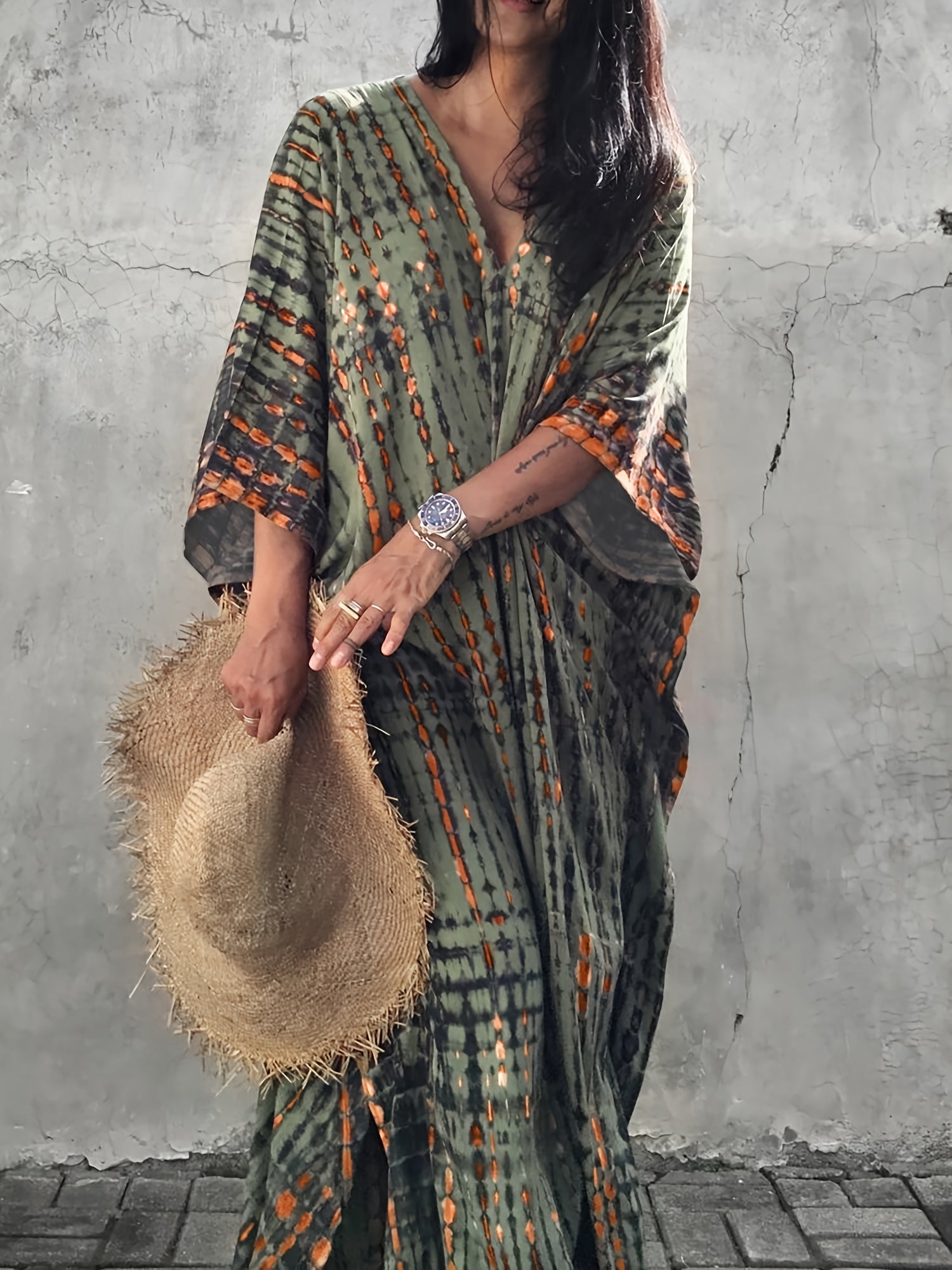 Ayollar uchun kattaroq o'lchamdagi chiziqli turk kaftan kiyi V-shakllı bo'yinli batwing qo'lqopli yengli yengil yozgi kiyinadigan qoplama