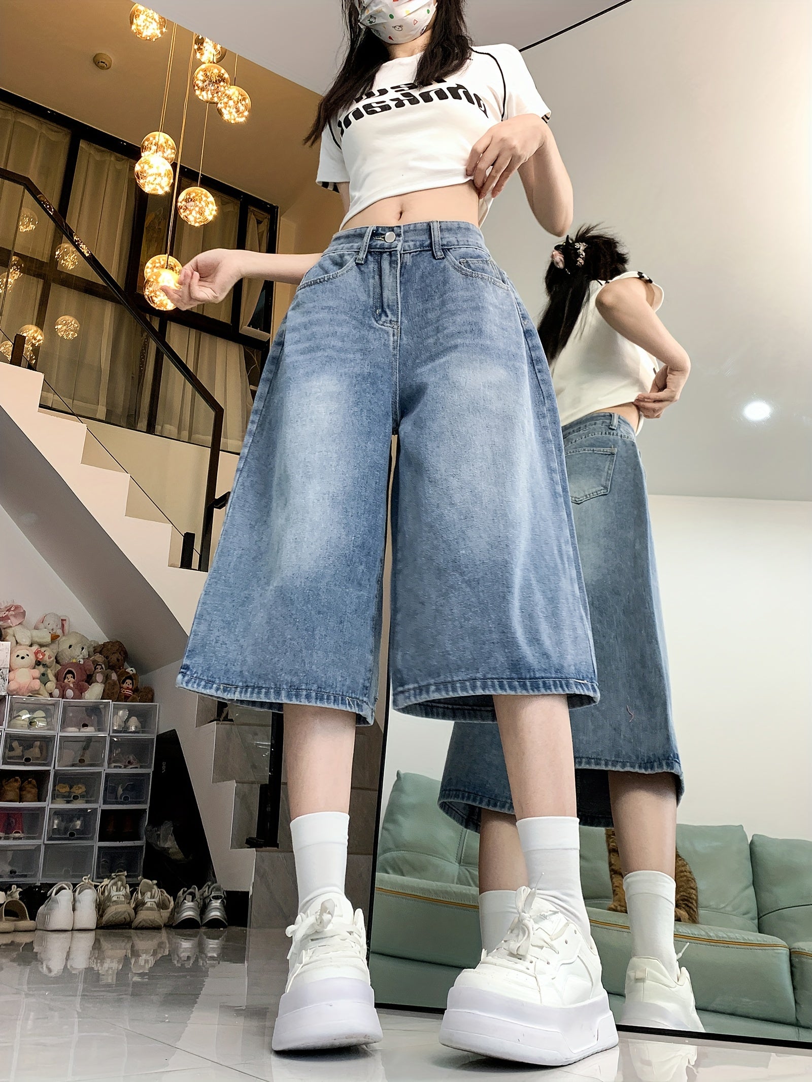 Ayollar uchun yuqori belli denim shortlar, tugmachali, to'g'ri oyoq va ozgina cho'ziladigan, bahor/yaz uchun mukammal.