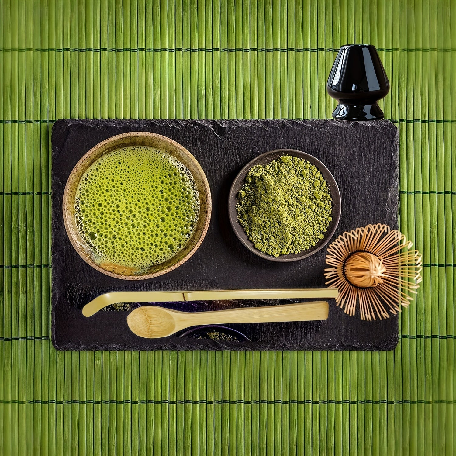 Set de accesorios para la ceremonia del matcha con batidor, cucharilla, cuchara y soporte