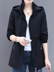 Chaqueta casual ligera con capucha de poliéster de talla grande para mujer para primavera y otoño