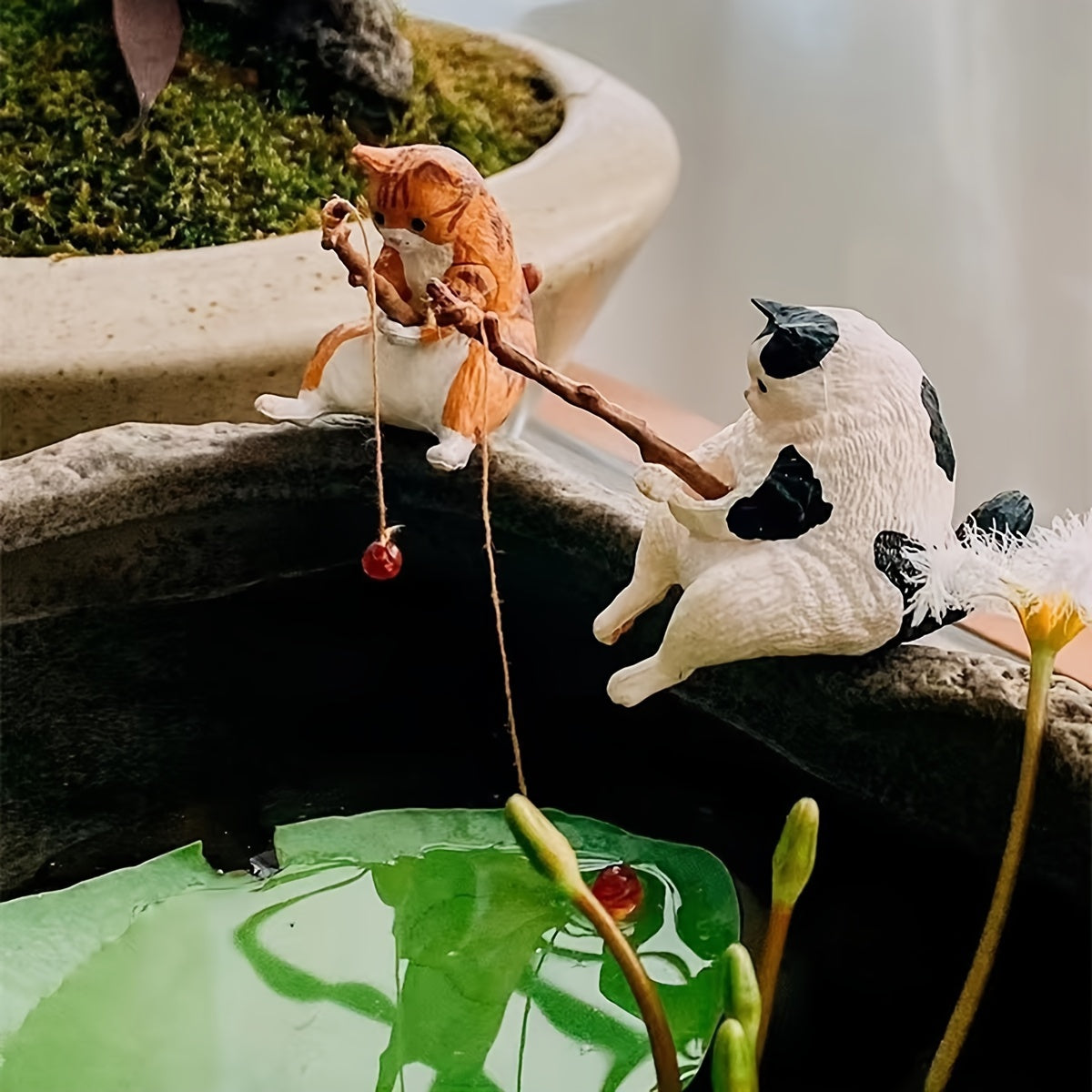 Miniature Fish Tank Decor Set of 2 Fishing Cat Figurines for Aquariums