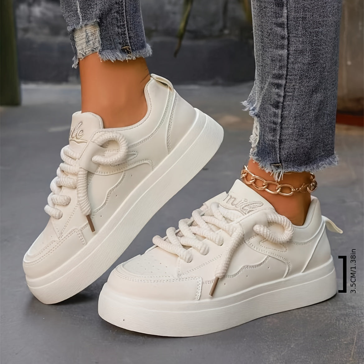 Women's Casual Lace-Up Platform Sneakers Solid Color Low Top Comfortable Shoes