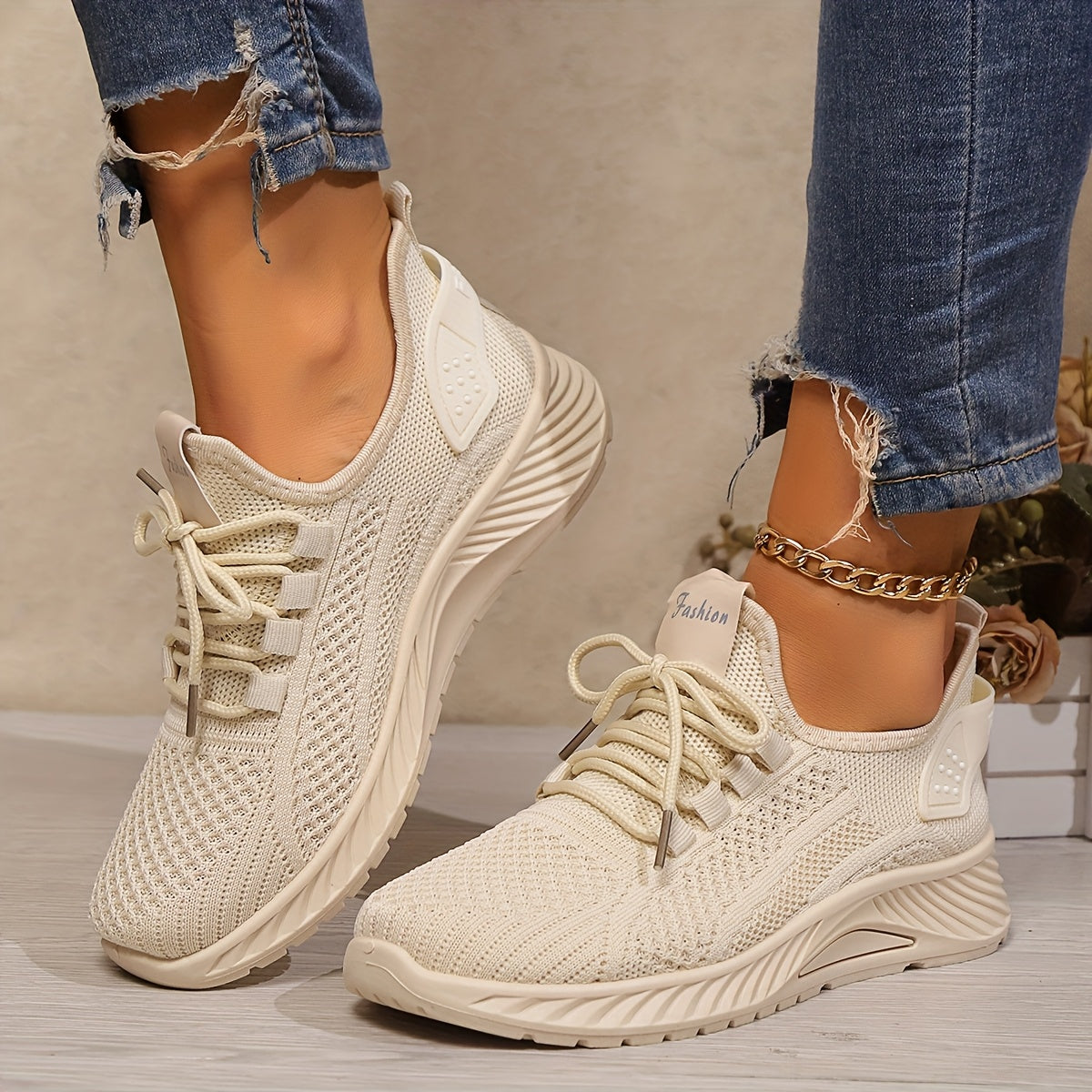 ayollar uchun nafas oluvchi tikuvchali yugurish poyafzali, barcha mavsumlar uchun sneakers yurish va yugurish uchun