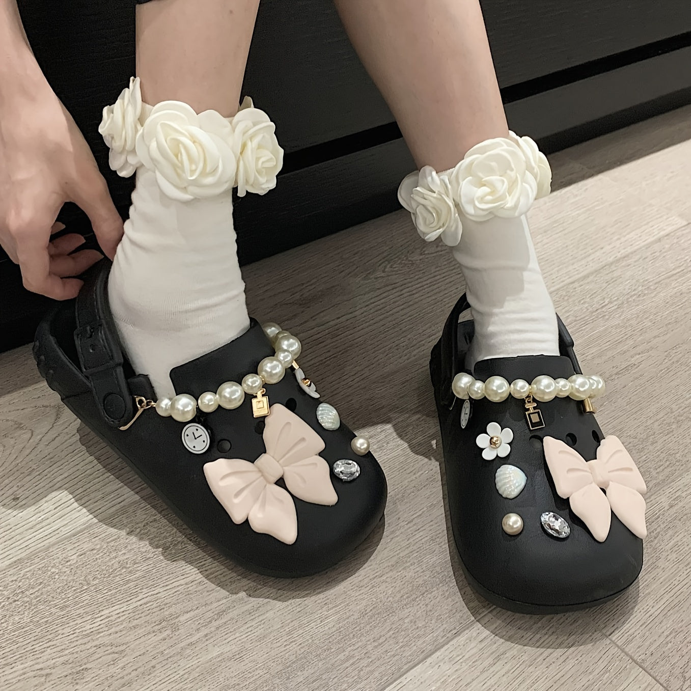 Women's Faux Pearl Clogs Platform Bowknot Breathable Hollow Out Garden Shoes