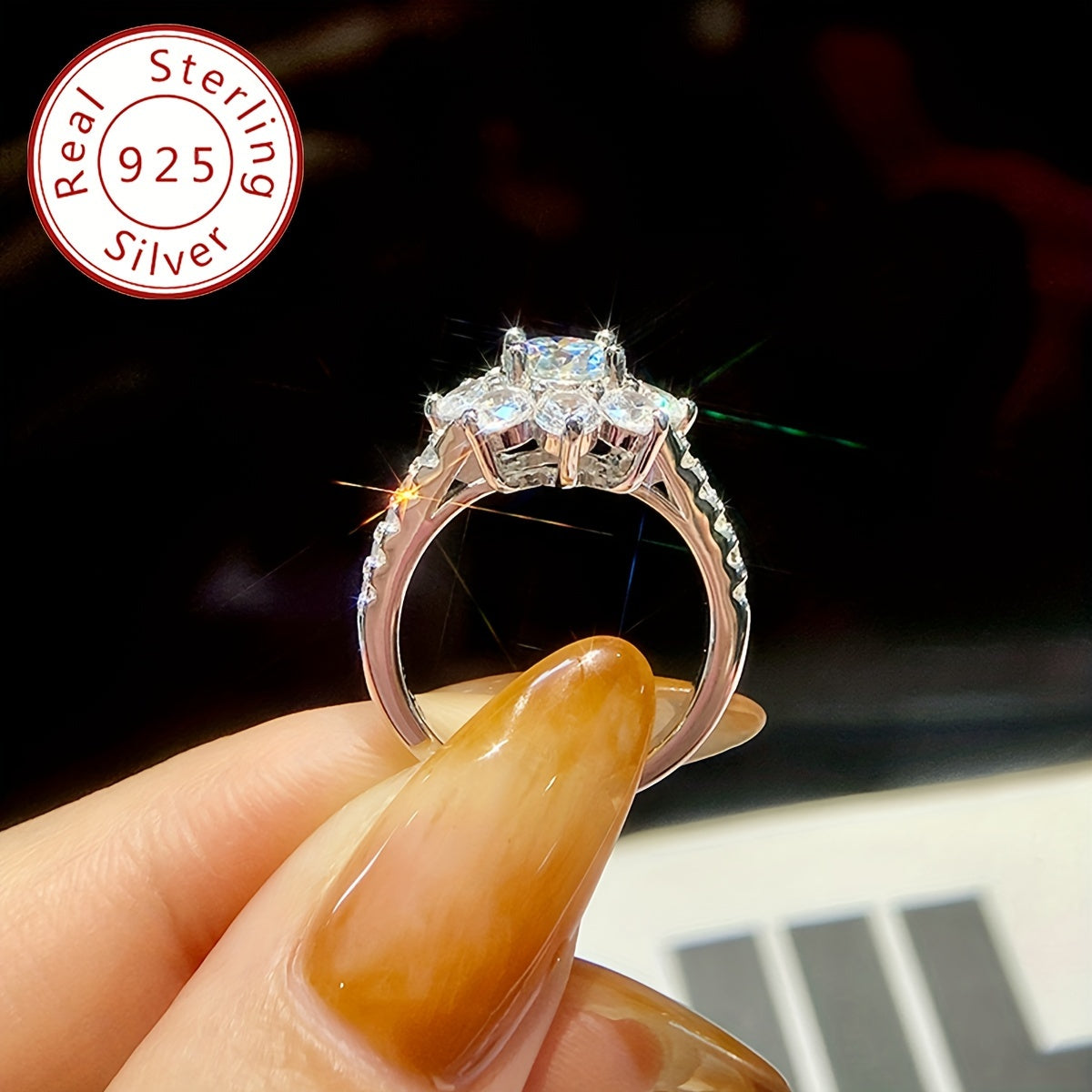 Ayollar uchun hashamatli abadiy yubiley zargarlik sovg'asi: 925 sterling kumushdan tayyorlangan, nafis 1CT moissanite klaster to'y uzuk, gippoallergen porloq va'da uzuki