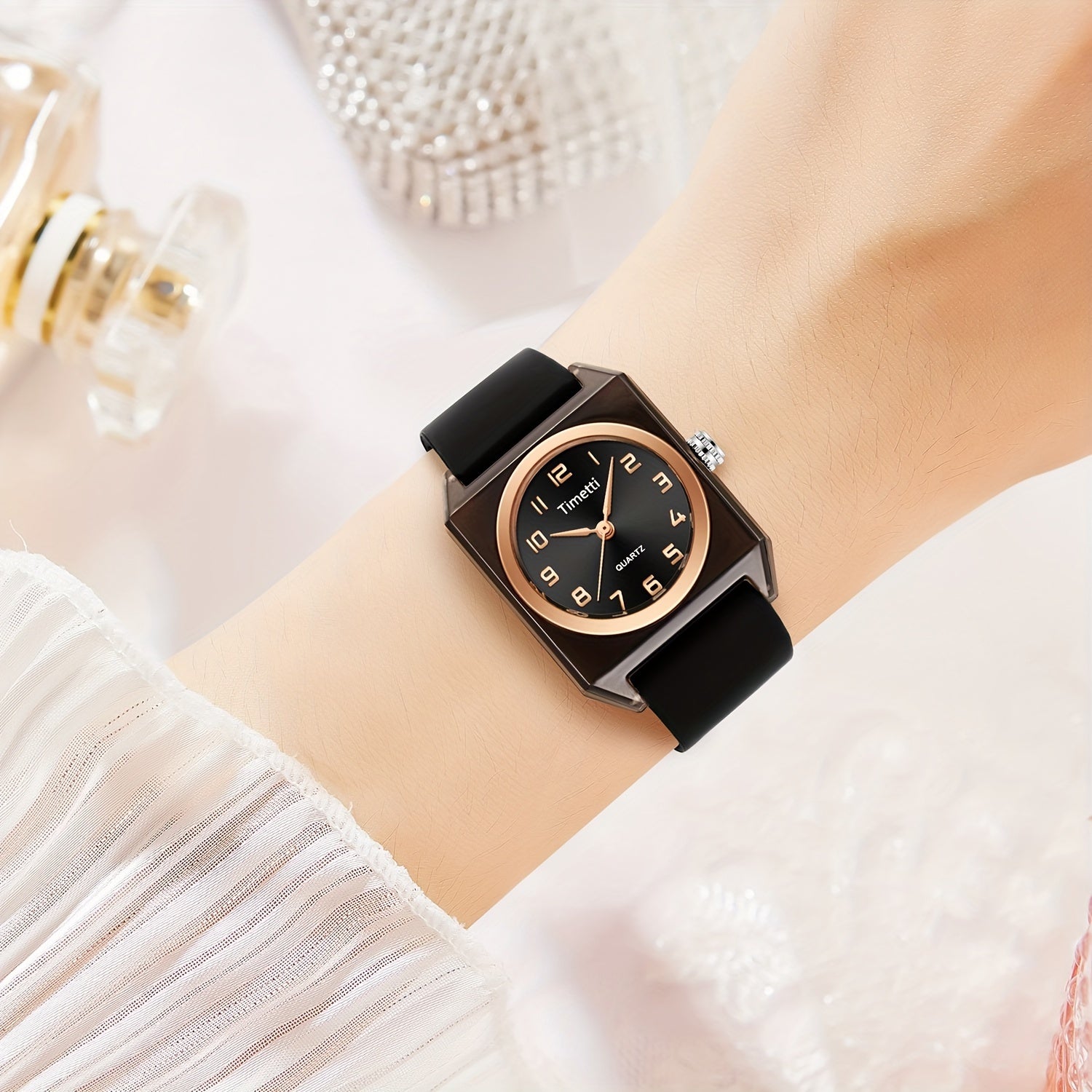 Women's Quartz Watch Vintage Square Dial Silicone Band Easy to Read