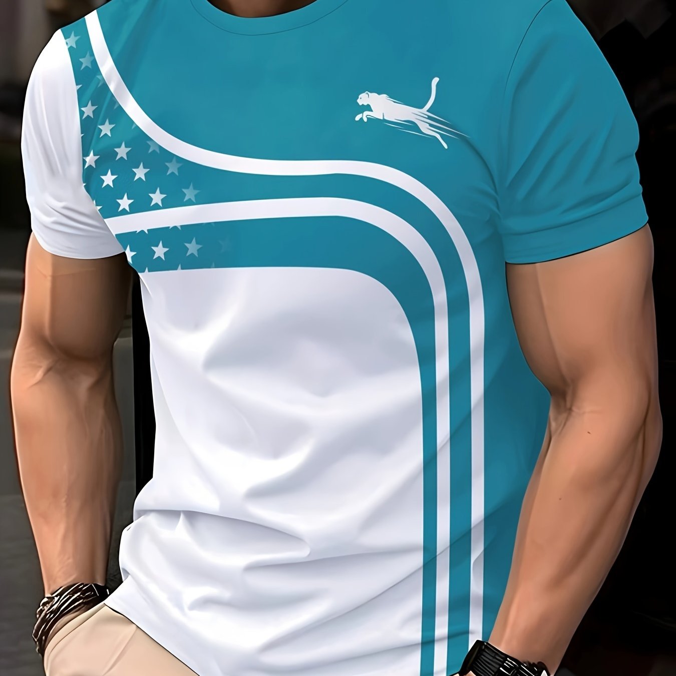 Erkaklar uchun tasodifiy yumshoq bo'yinli futbolka, 3D geometrik naqsh bilan, polyesterdan tayyorlangan, odatiy moslikda, cho'ziluvchan to'qima va yangicha dizayn bilan.