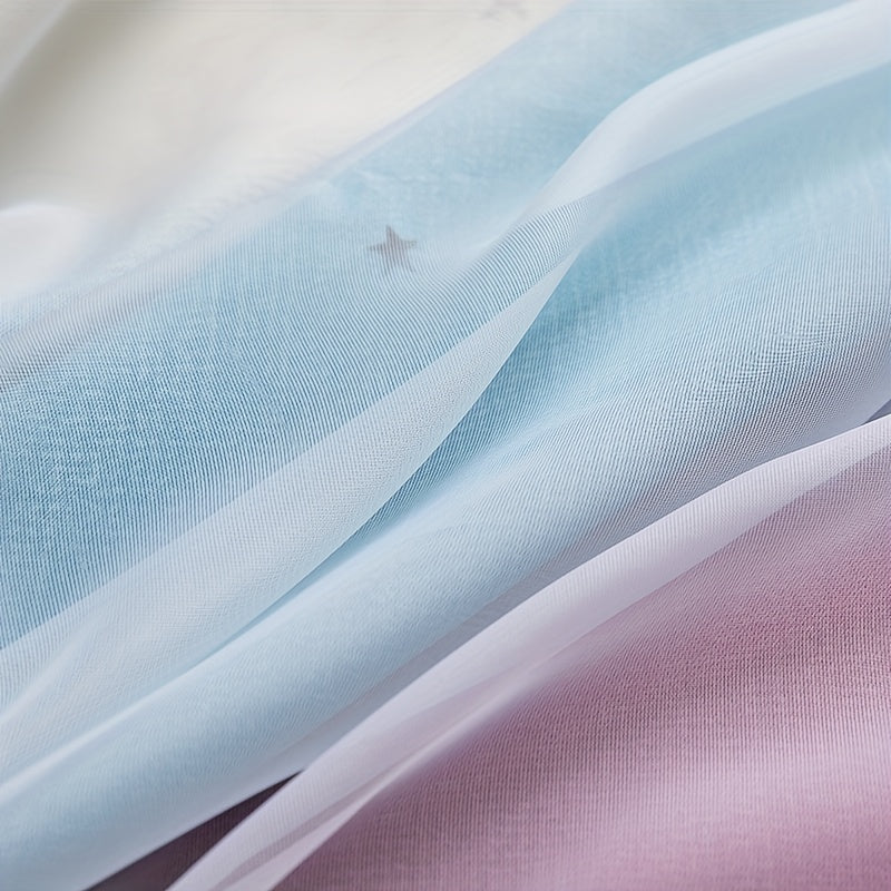 Эта занавеска с двойным слоем и люверсами украшена узором из звезд в виде радуги, идеально подходящим для добавления игривого акцента в вашу детскую, спальню или гостиную. Улучшите декор вашего дома с помощью этой очаровательной панельной занавески.