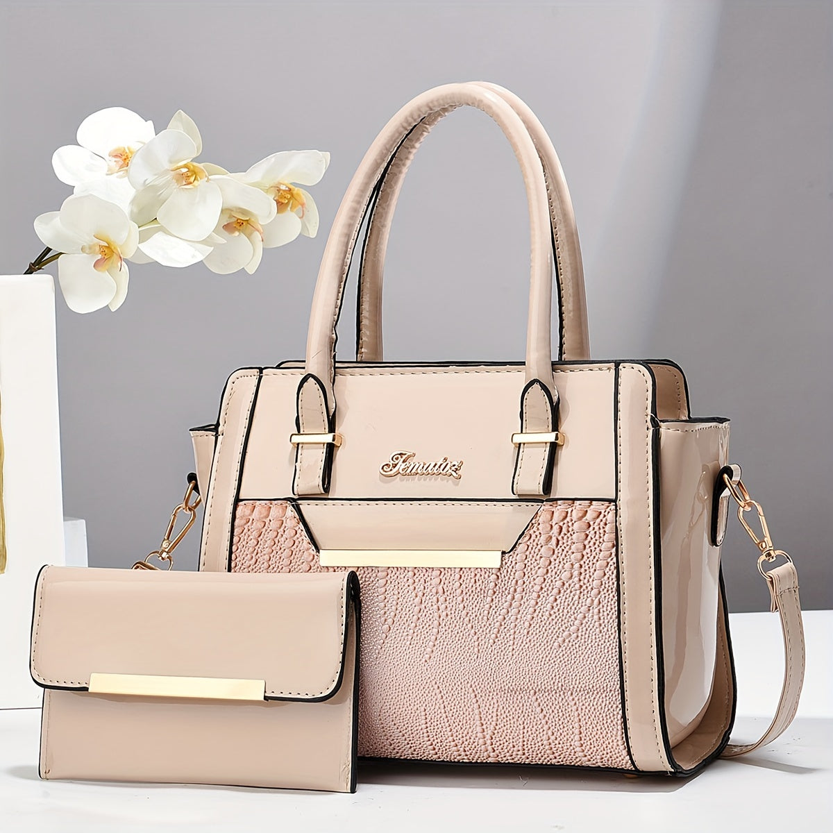 Ayollar uchun katta sig'imli, yaltirab turuvchi ikkita to'plam sumka, krokodil naqshi, yelka yoki kesma foydalanish uchun mos. Ishga borish, tug'ilgan kunlar, uchrashuvlar, biznes uchrashuvlari, norasmiy tadbirlar uchun mukammal.