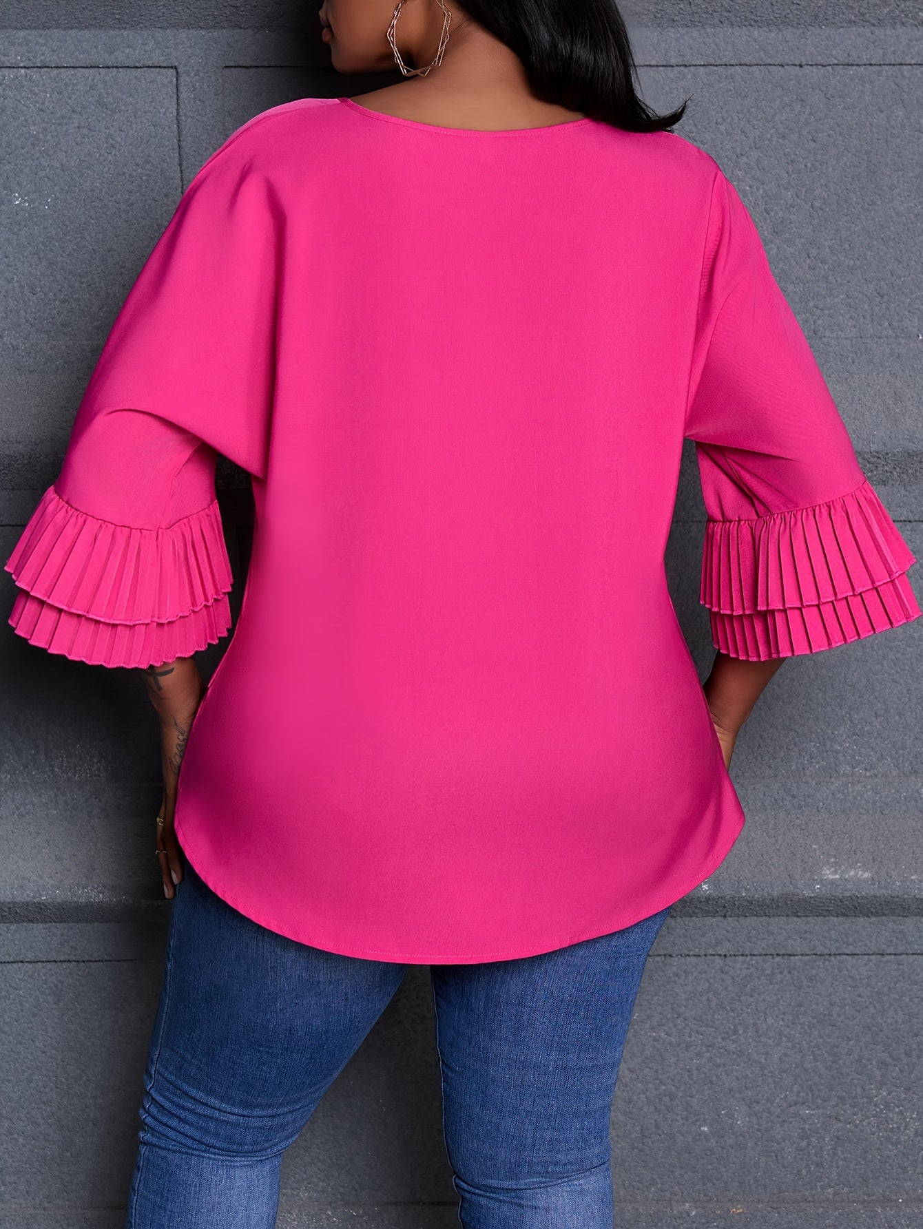 Plus o'lcham ayollar bluzasi, krujkali bo'yin, bir rangli, pleatsli ko'krakli ko'ylak