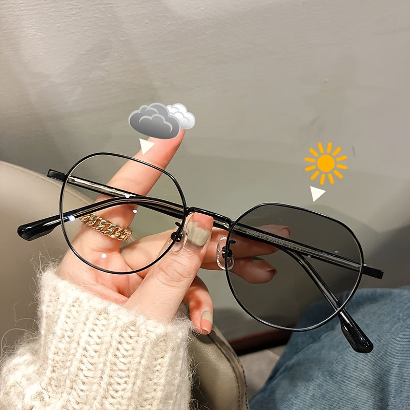 Gafas de sol de marco ovalado de metal para mujer con lentes fotocromáticos transparentes