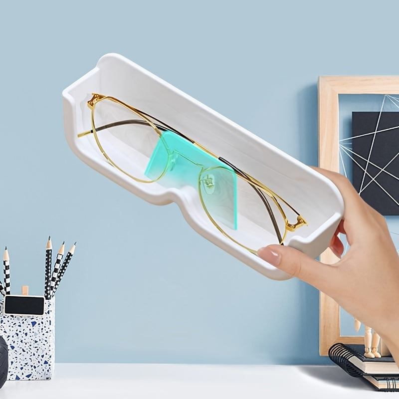 Ko'zoynaklarni saqlash qutisi va ko'rsatish stendi devorga, shkafga yoki yotoq yoniga osonlik bilan o'rnatilishi mumkin, bu esa ko'zoynaklaringizni qulay tarzda tartibga solish va saqlash imkonini beradi.