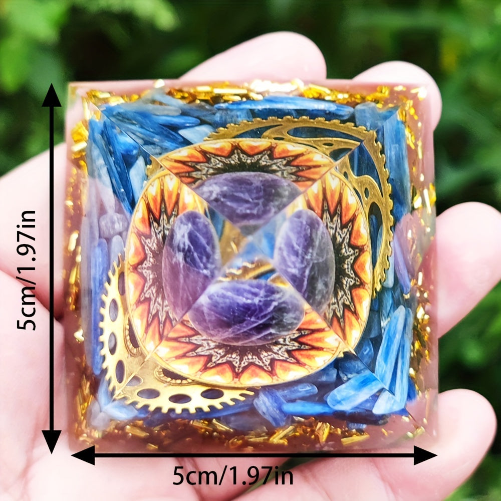 Энергетическая пирамида из оргонита с кьянитом и аметистовыми кристаллами для исцеления, медитации и декора