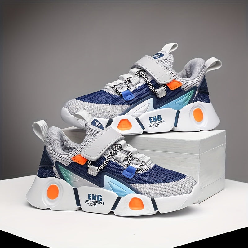 Zarif pushti va qora chiziqli to'qilgan krossovkalar - nafas oladigan, engil va qulay, yopishqoq yopish bilan. Har mavsum uchun mukammal. Yoshlar uchun tasodifiy poyabzal EVA yostiqli.