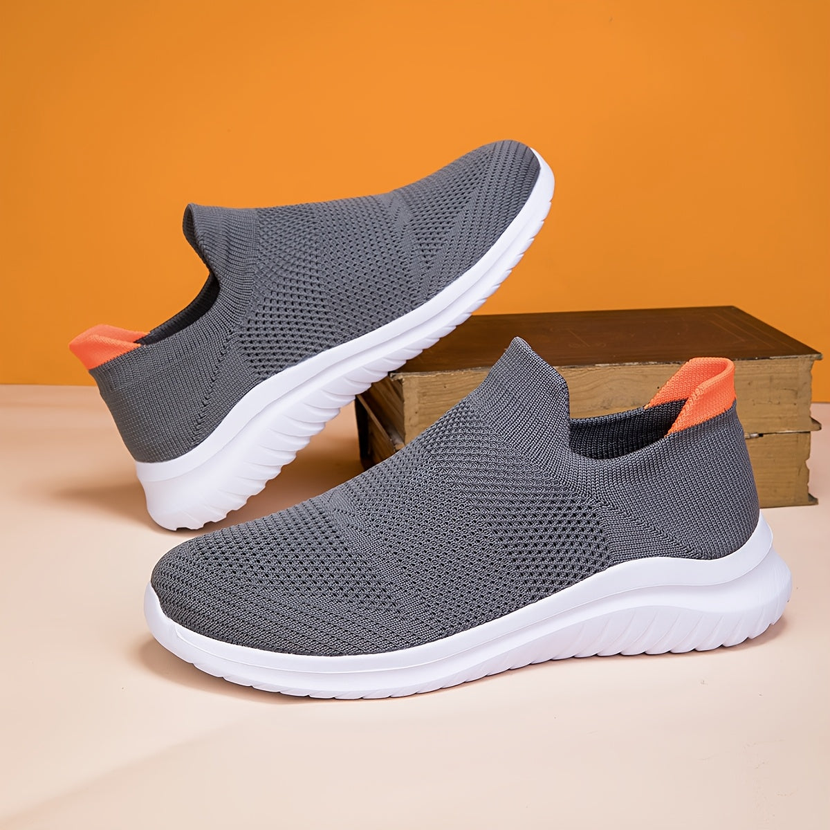 Ayollar uchun nafas oladigan slip-on sport poyabzali neon ranglar yengil yurish poyabzali