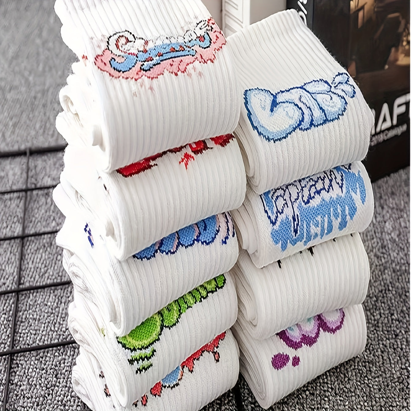 Men's Crew Socks 9 Pairs Graffiti Pattern Anti-Odor Sweat-Absorbing Breathable