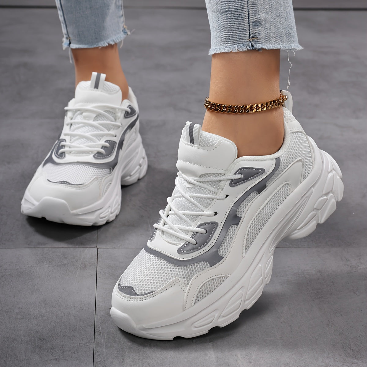 Women's Breathable Mesh Running Shoes with Thick Soles Casual Sneakers for All-Season Outdoor Activities