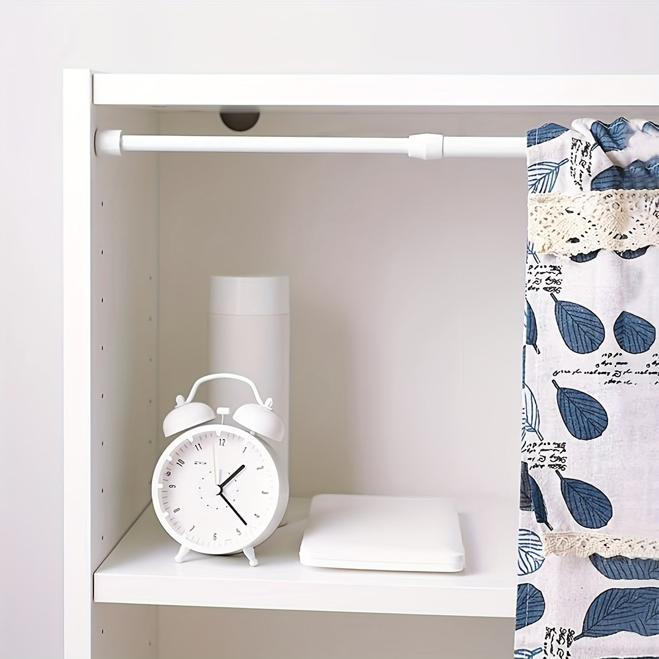 Telescopic Fine Bar Non-Slip Grip Classic Style for Home Office Punch-Free Plastic