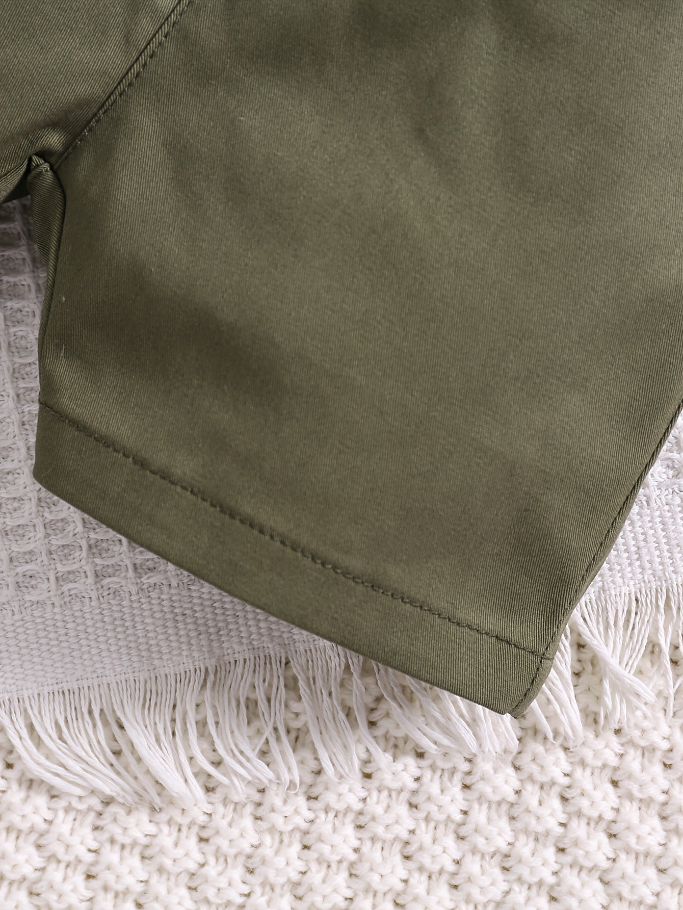 O'g'il bolalar uchun paxta bargi bosma kundalik kiyimlari, qisqa qo'lli T-shirt va chizilgan shortlar, bahor va yoz uchun