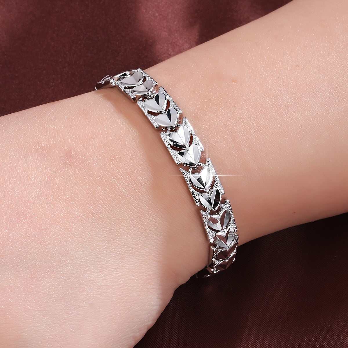Girls Heart Bracelet with Middle Eastern-Inspired Design and Tempered Style