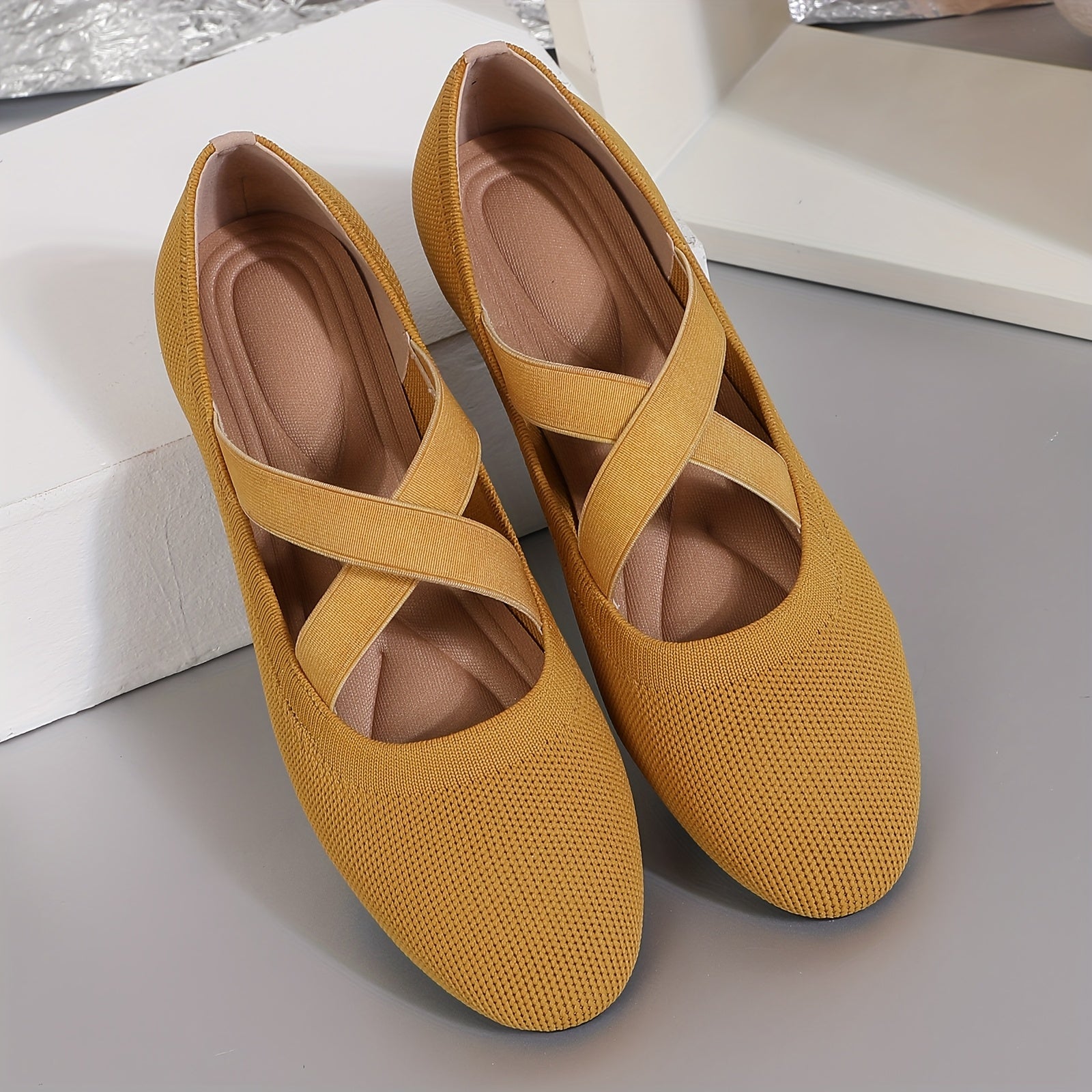 Women's Lightweight Slip-On Flats Breathable Fabric All-Season Casual Formal