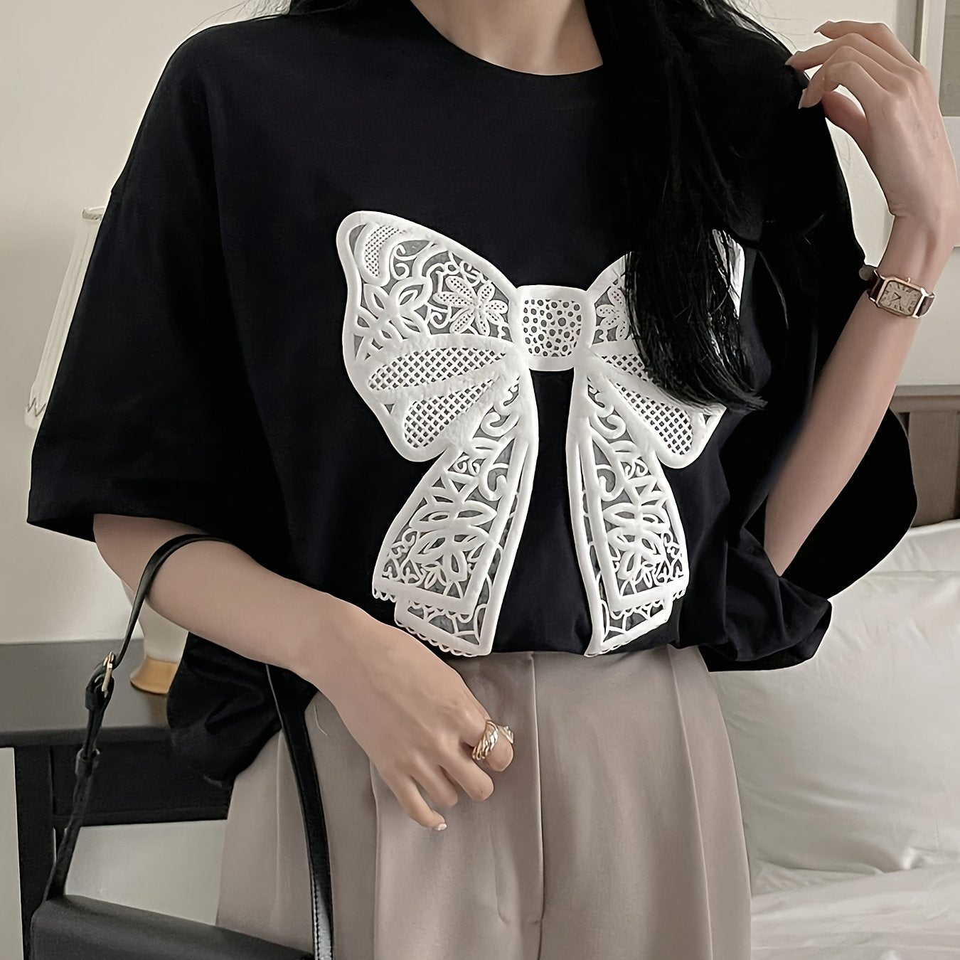 Women's Casual Crew Neck T-Shirt with Lace Bow Pattern for Spring Summer