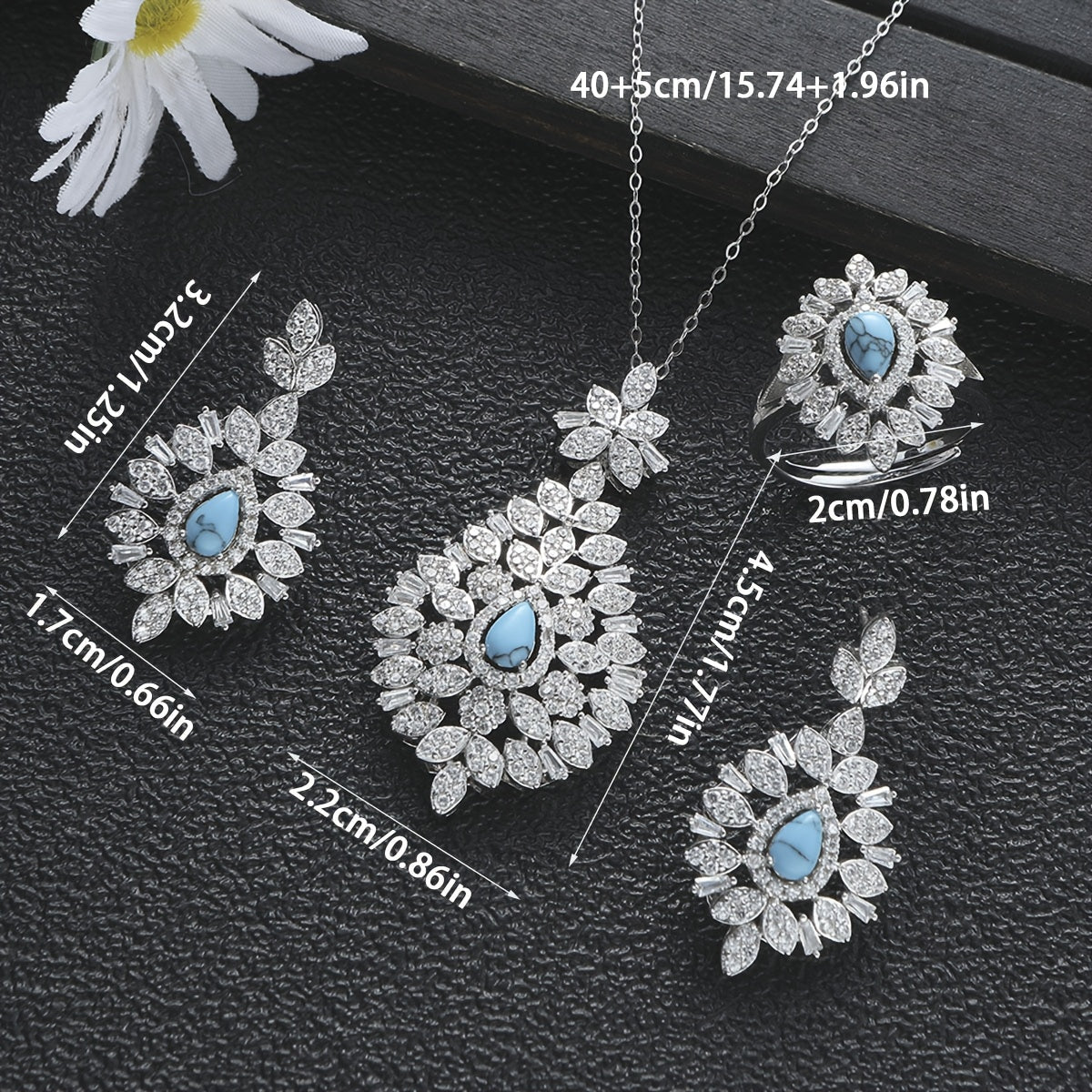 Ushbu 14 fevral sovg'a to'plami go'zal 925 kumush zanjir, vintage barg dizayni, chiroyli suv tomchisi turkuaz pandanti va ayollar uchun bayram mavsumida taqish uchun mustahkam marjon, sirg'a va uzuk to'plamini o'z ichiga oladi.