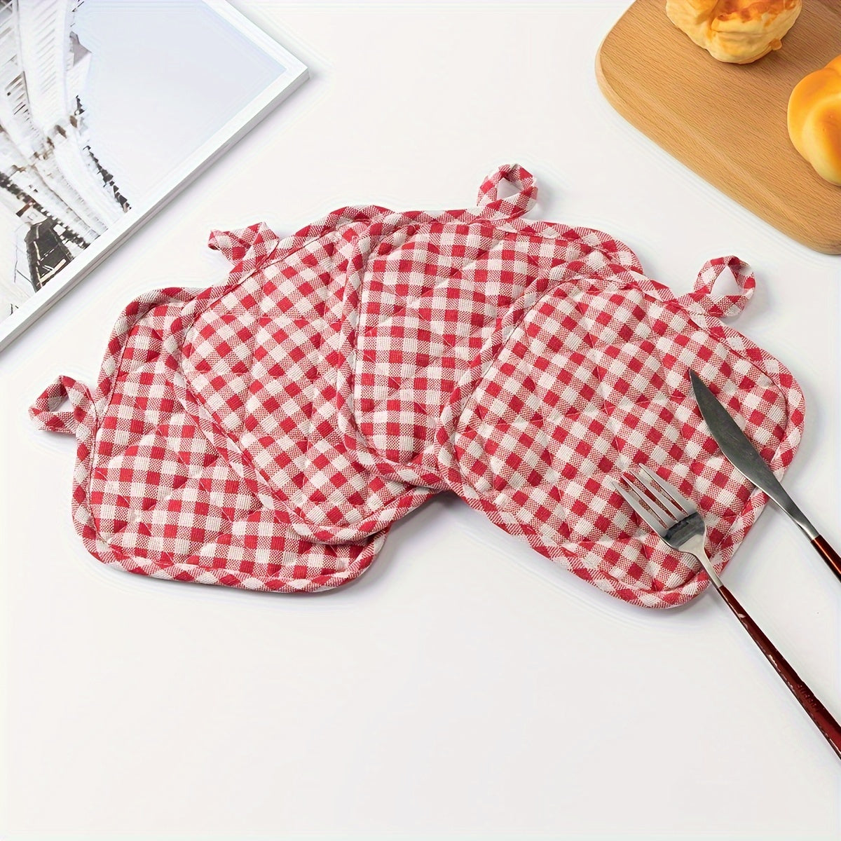 Set of 4 Kitchen Pot Holders, Thick Quilted Insulating Pads, Heat Resistant