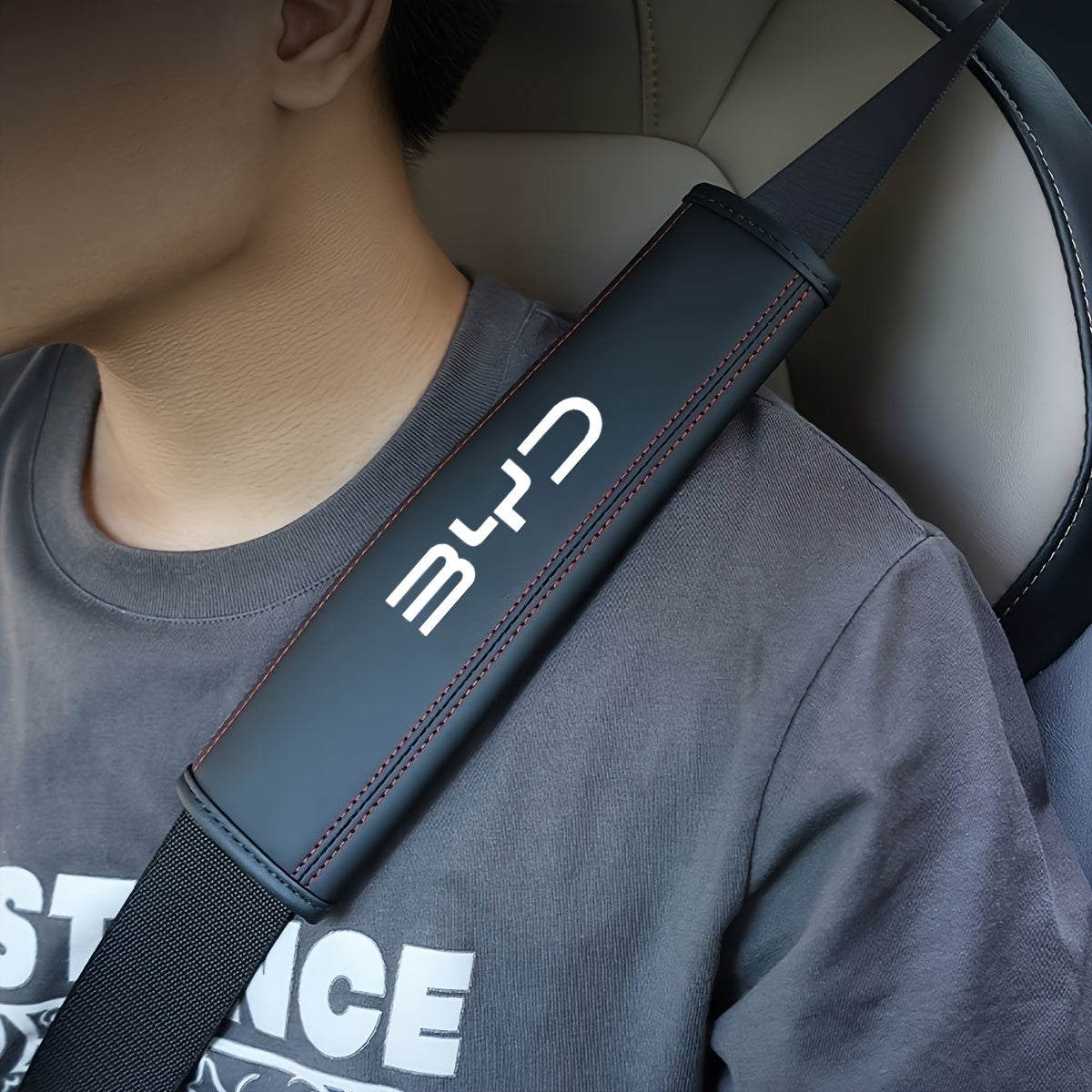 Подушка на ремень безопасности с плечевым ремнем черная с красной прострочкой автомобильные аксессуары для интерьера