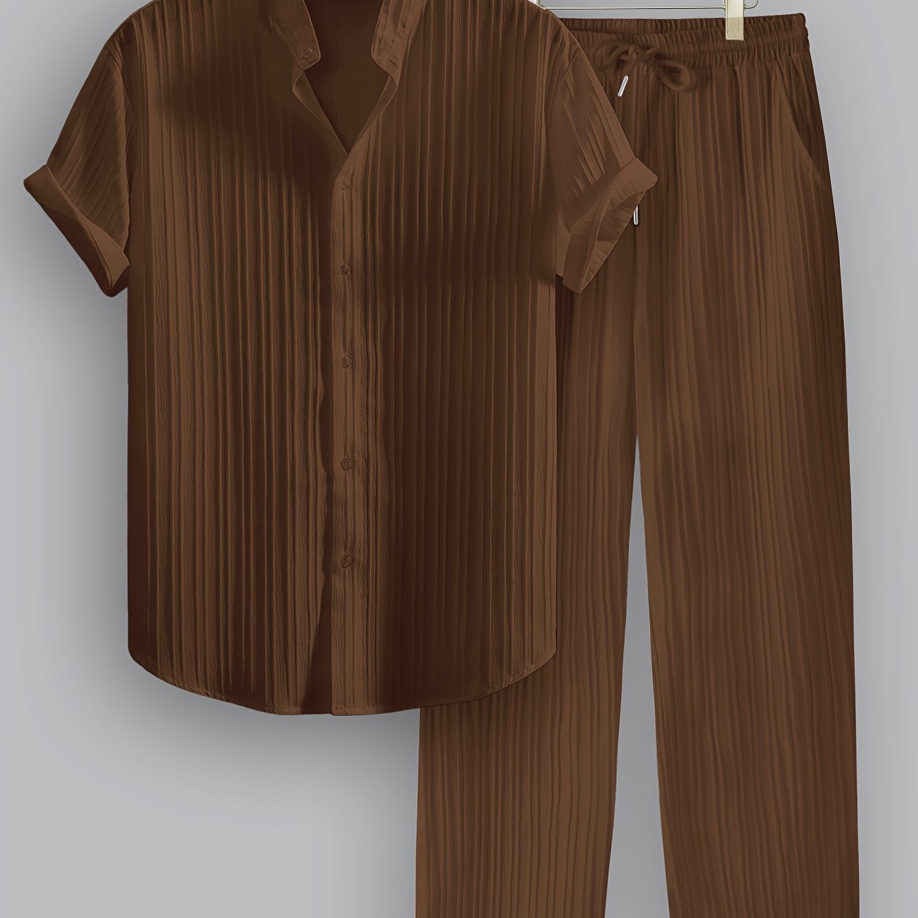 Katta o'lchamdagi erkaklar yozgi tasodifiy kiyim: turli xil ko'ylak va chiroyli plyaj ta'tili uslubi uchun tortishishli shimlar.