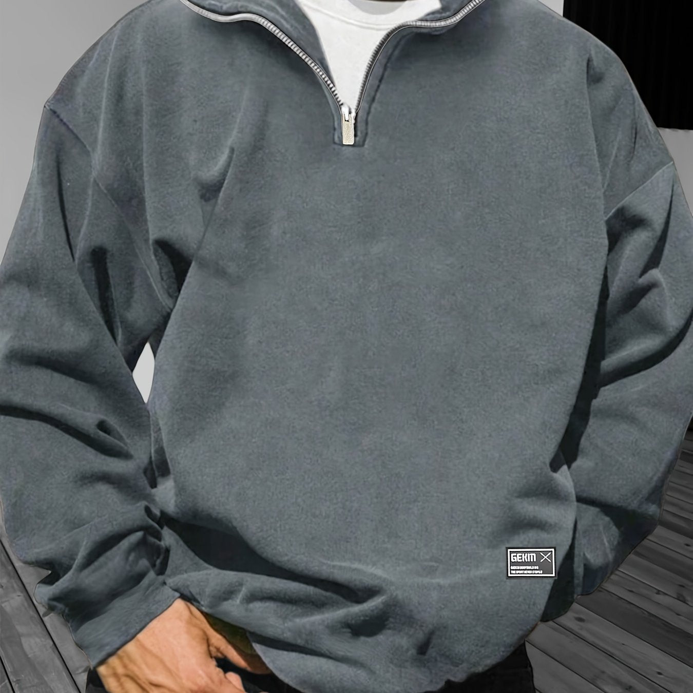 Men's Winter Windproof Fleece Pullover with Stand Collar Long Sleeves Zipper Pattern