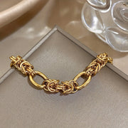 Zarif va ko'p qirrali, ushbu Noxush Po'latdan Yasalgan Ko'p Qavatli Bilaguzuk tasodifiy va jozibali uslublar uchun mukammal aksessuar. Ushbu zamonaviy buyum bilan ta'til kiyimlaringizga noziklik qo'shing.