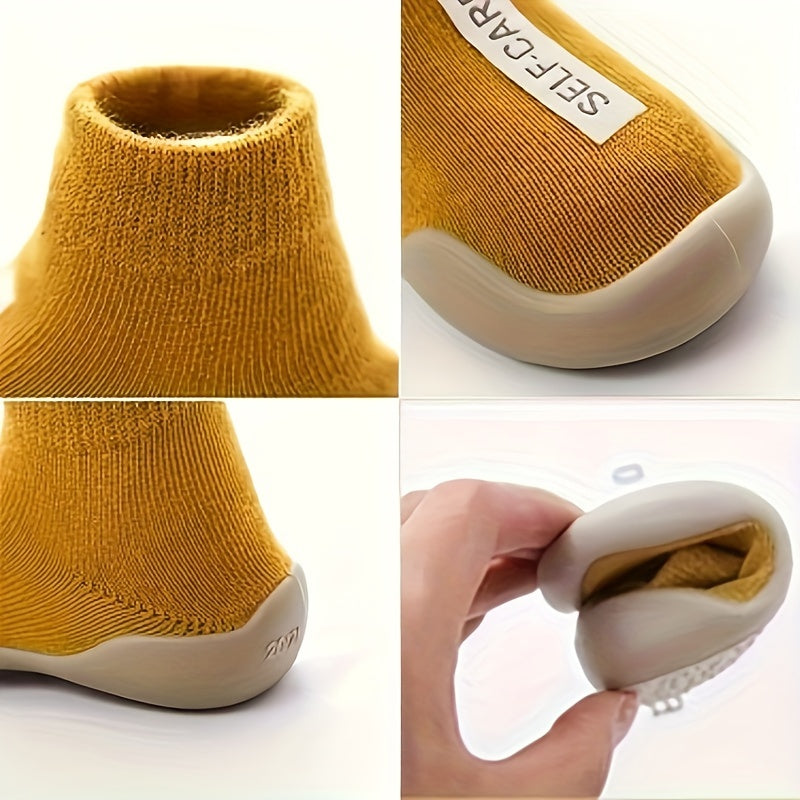 O'g'il va qizlar bahor va yozda chiroyli va qulay bo'lishi uchun yurish poyabzalini kiyishadi.