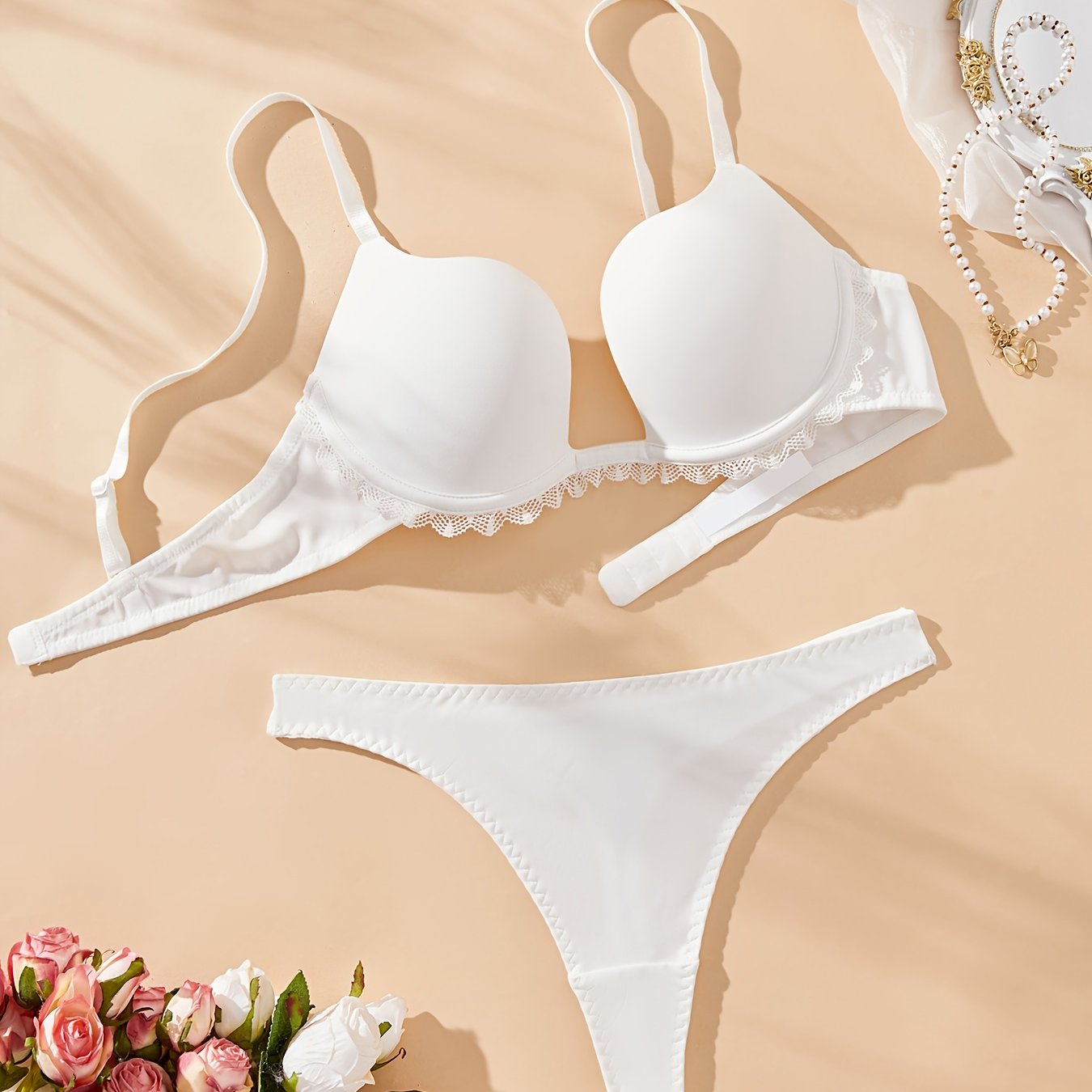 Контрастный комплект кружевного бюстгальтера и трусиков, бюстгальтер с глубоким вырезом и комплект стрингов, женское нижнее белье и трусы.