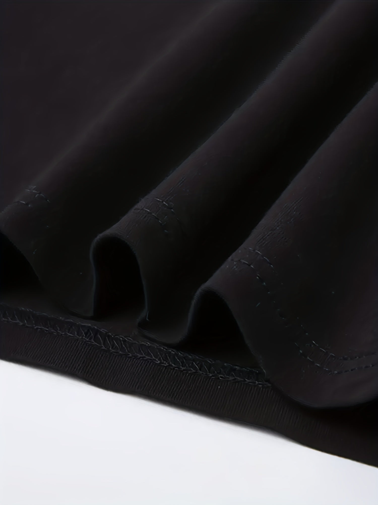 Camiseta de manga corta con escote en V y estampado floral para tallas grandes