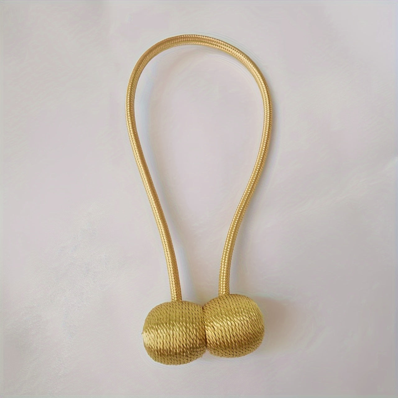 Cierre de cortina magnético con extremos esféricos dorados para soporte de cortina de ducha en baño