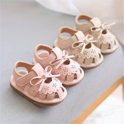 Kichkina qizlar uchun ochiq pushti rangli qoqilgan qoqilgan yulduz naqshli, sirpanmaydigan bolalar poyabzali, bahor va yoz uchun