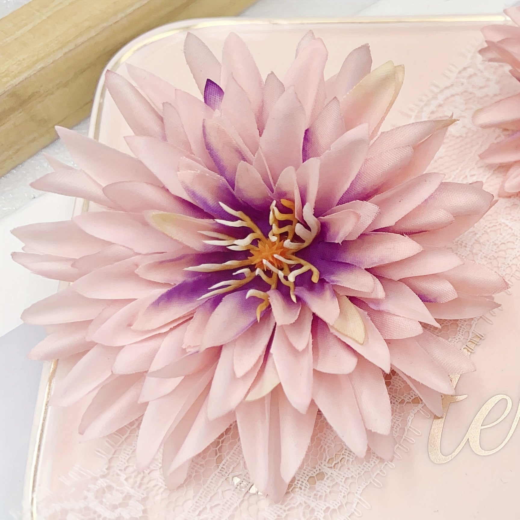 Artificial Flowers Crab Claw Chrysanthemum Simulation Flowers 7.5cm for DIY Crafts Weddings and Decorations