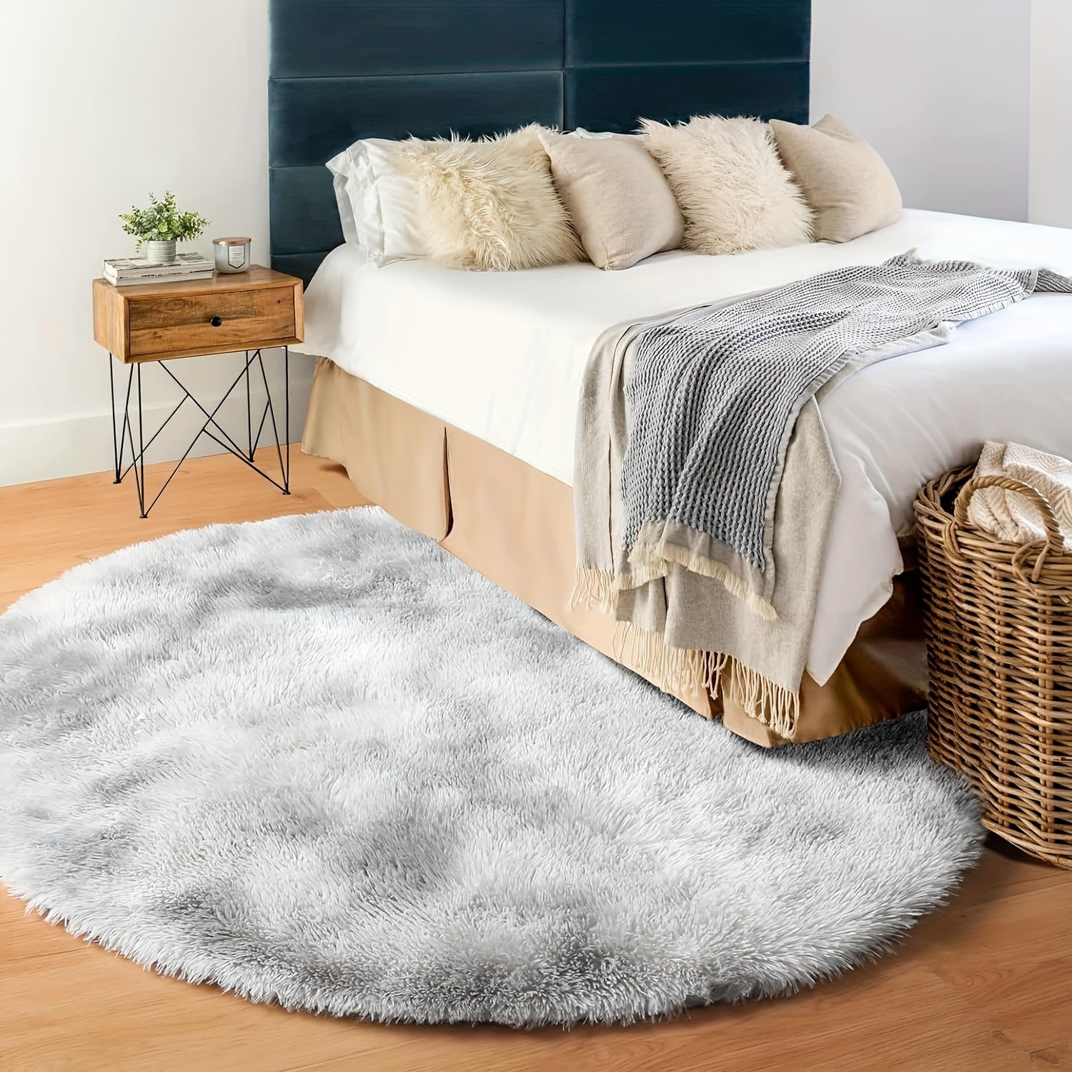 Round Light Grey Plush Rug Soft Furry Skin-Friendly Durable Decorative 1 Piece