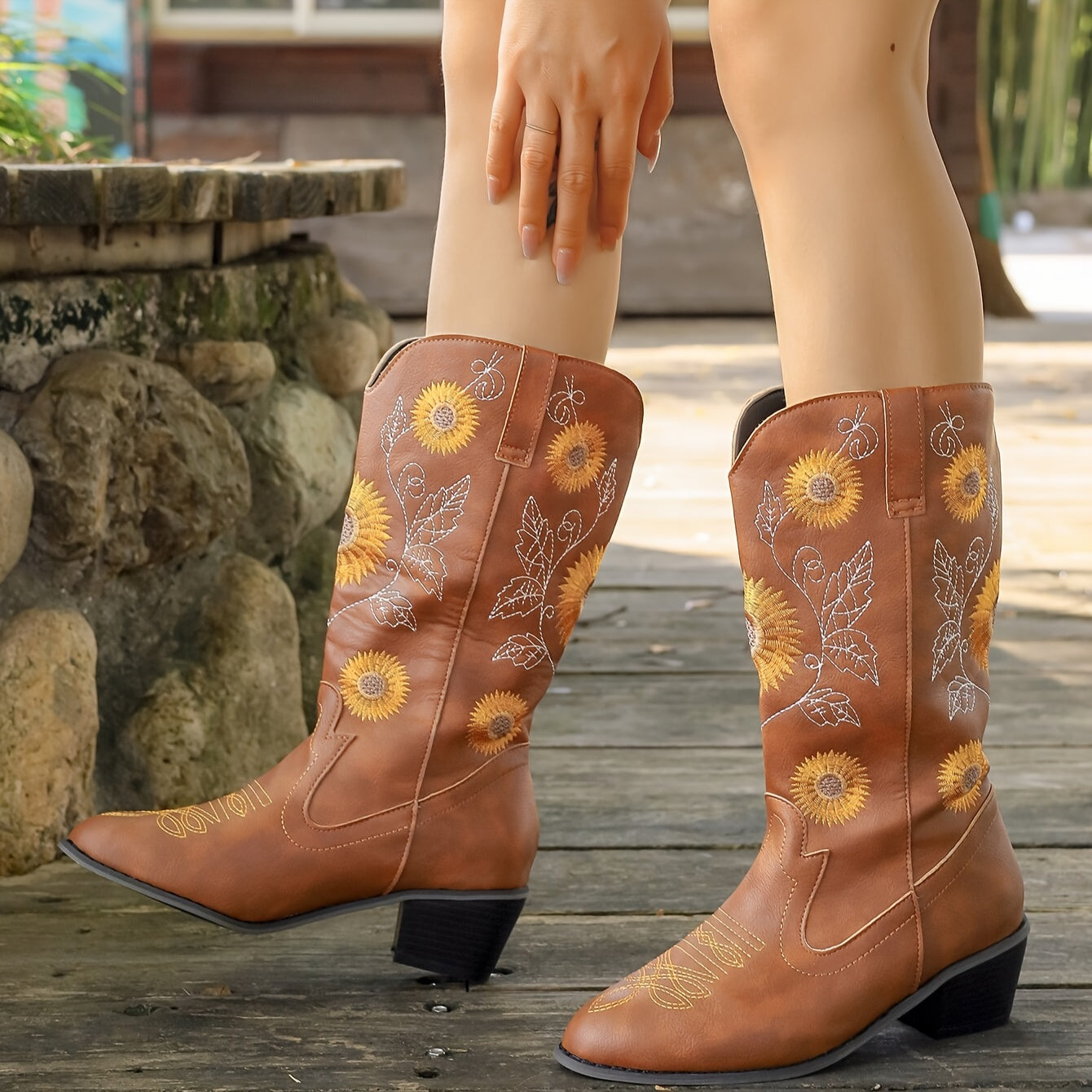 Women's Embroidered Faux Leather Western Cowboy Boots Pointed Toe Mid-Heel