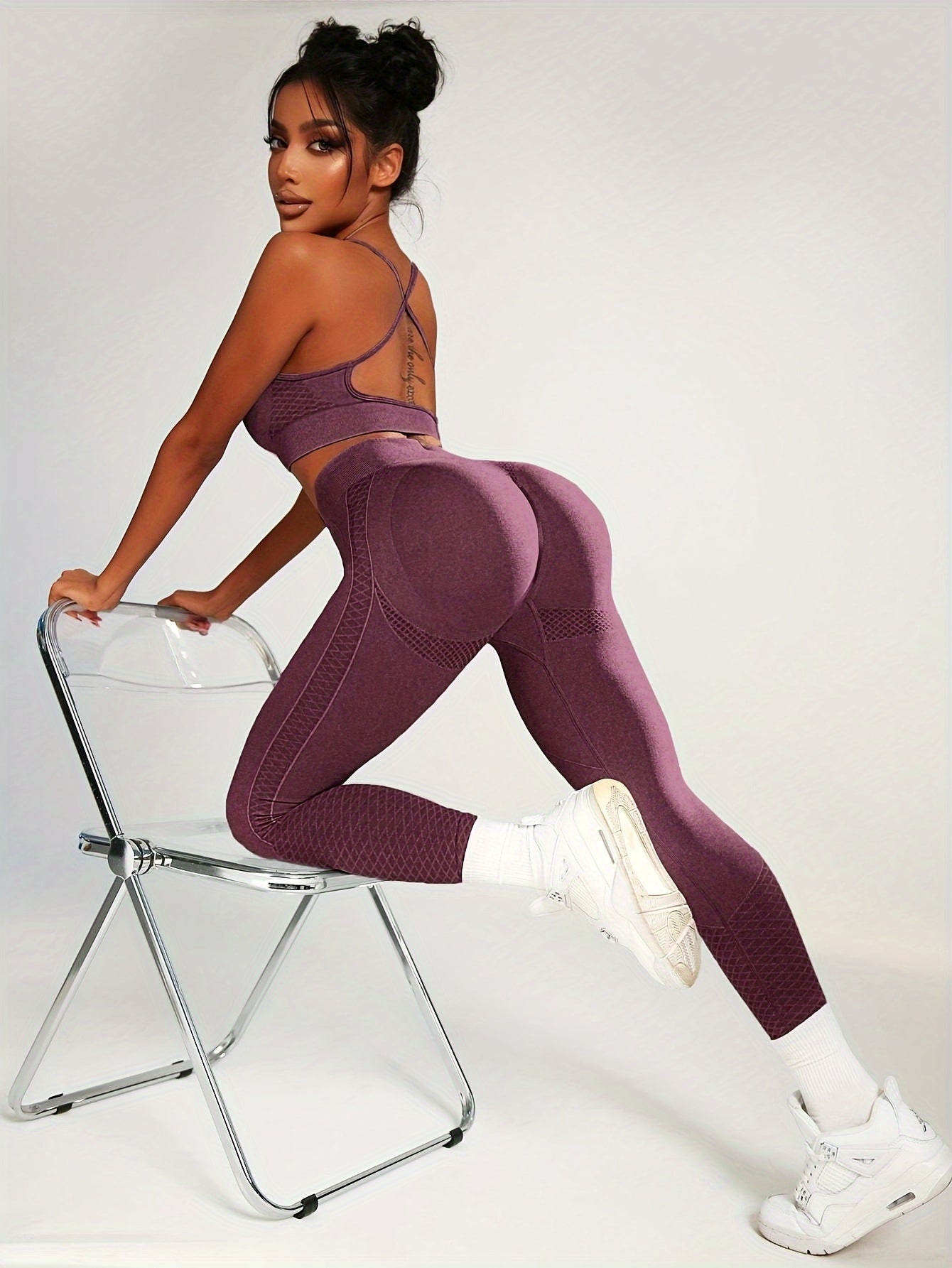 Ayollar uchun bir rangli yoga sport to'plami, yuqori bel bilan qorin nazorati va siqish moslamasi, fitness va mashg'ulotlar uchun to'qilgan nafas oladigan matodan tayyorlangan.