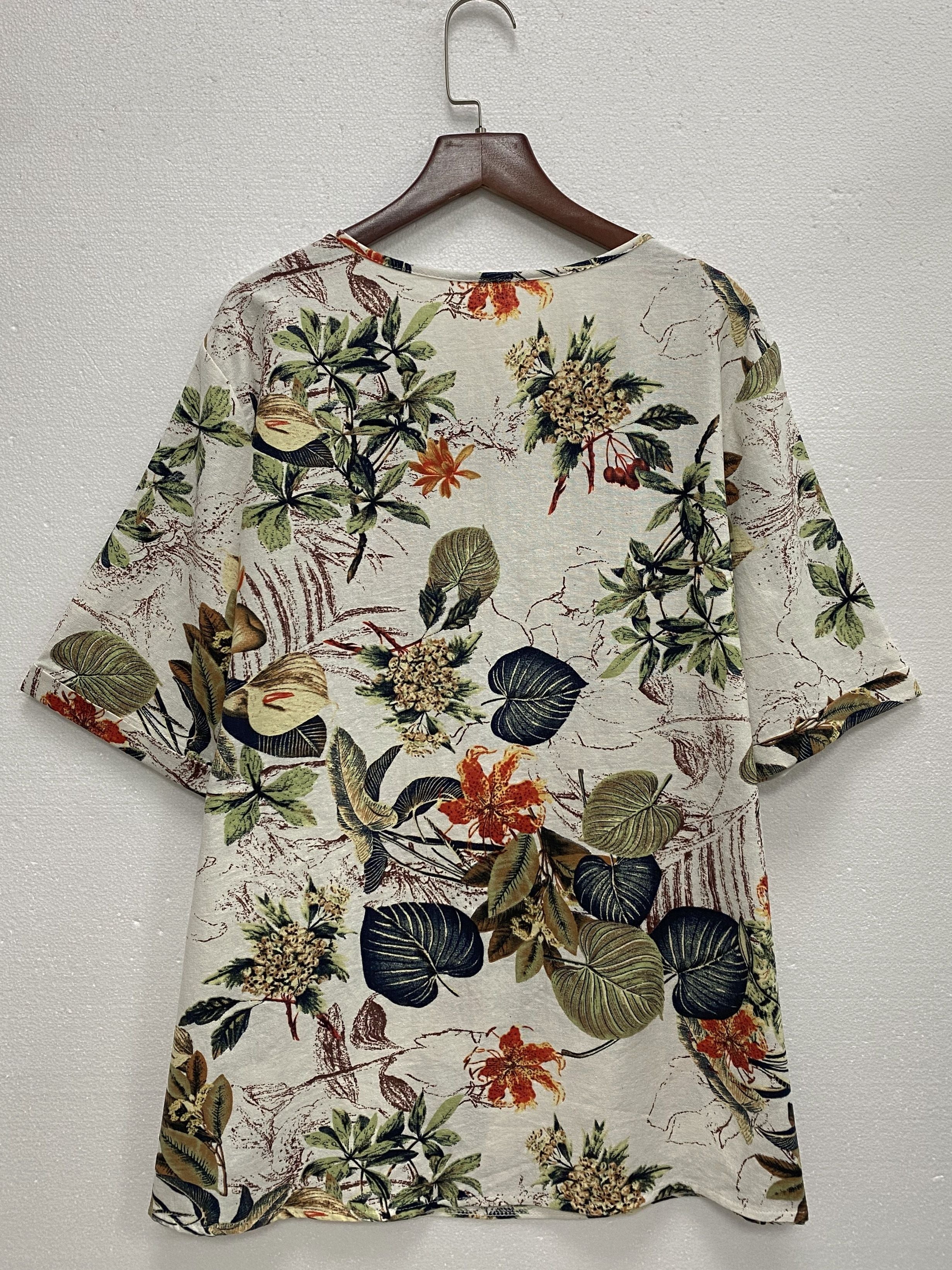 Plus Size Women's Tropical Floral Blouse Short Sleeve Round Neck Polyester Blend Casual Loose Fit