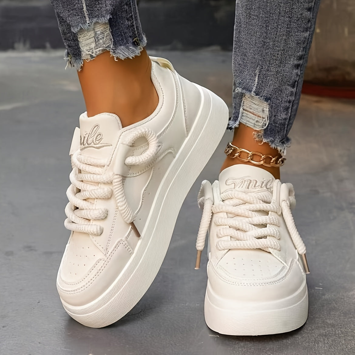 Women's Low Top Sneakers Solid Color Lace-Up Casual Running Shoes Rubber Sole