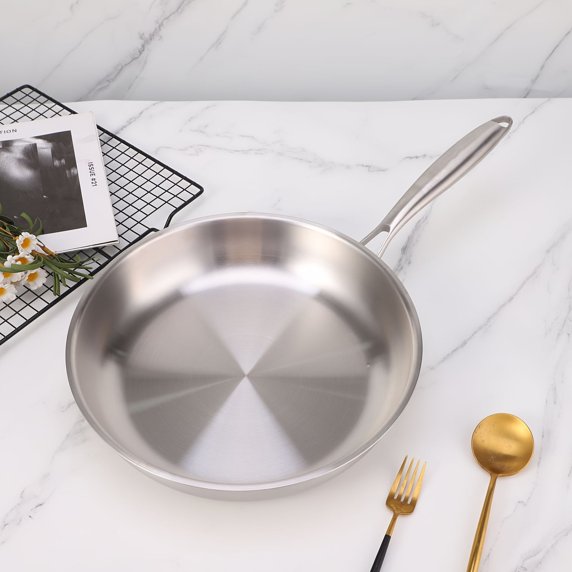 Stainless steel non-stick frying pan 3-layer construction for all stovetops
