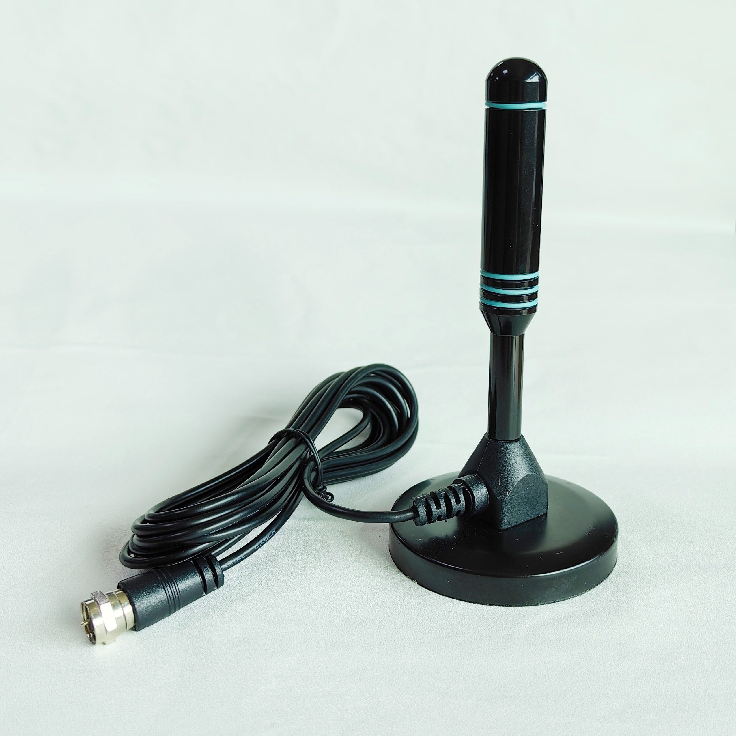 Indoor Digital HD TV Antenna for 4K 1080p Smart and Older TVs USB Powered