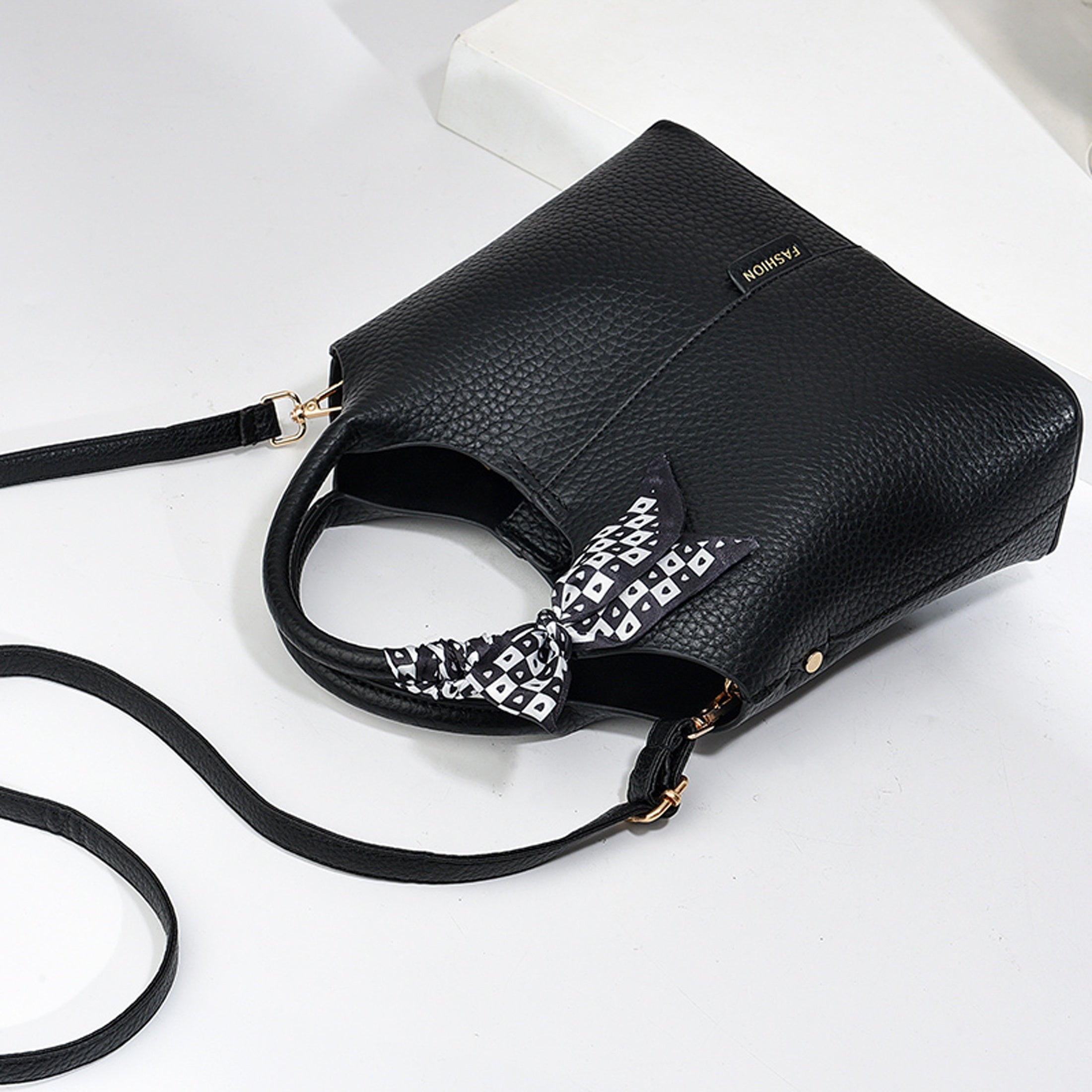 Винтажная сумка-ведро со шарфом, большая вместимость, сумка через плечо, регулируемый ремень, застежка на молнии, складная и без подкладки с окрашенными краями, подходит для бизнеса, свиданий и путешествий.